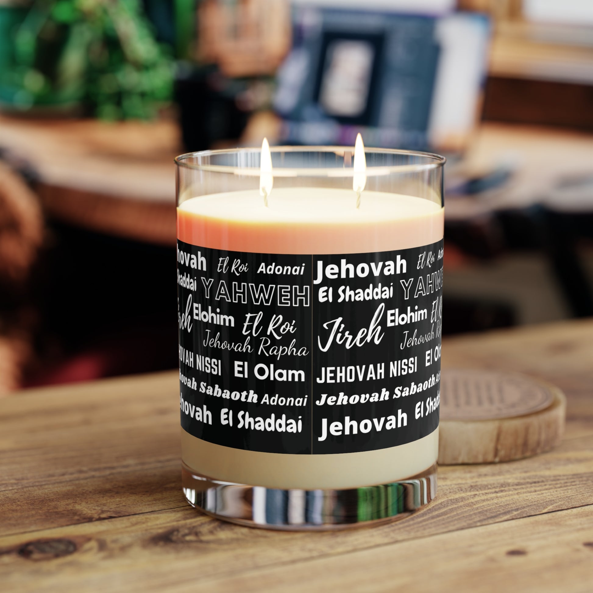 Luxurious & Aromatic Scented Candle - Black & White