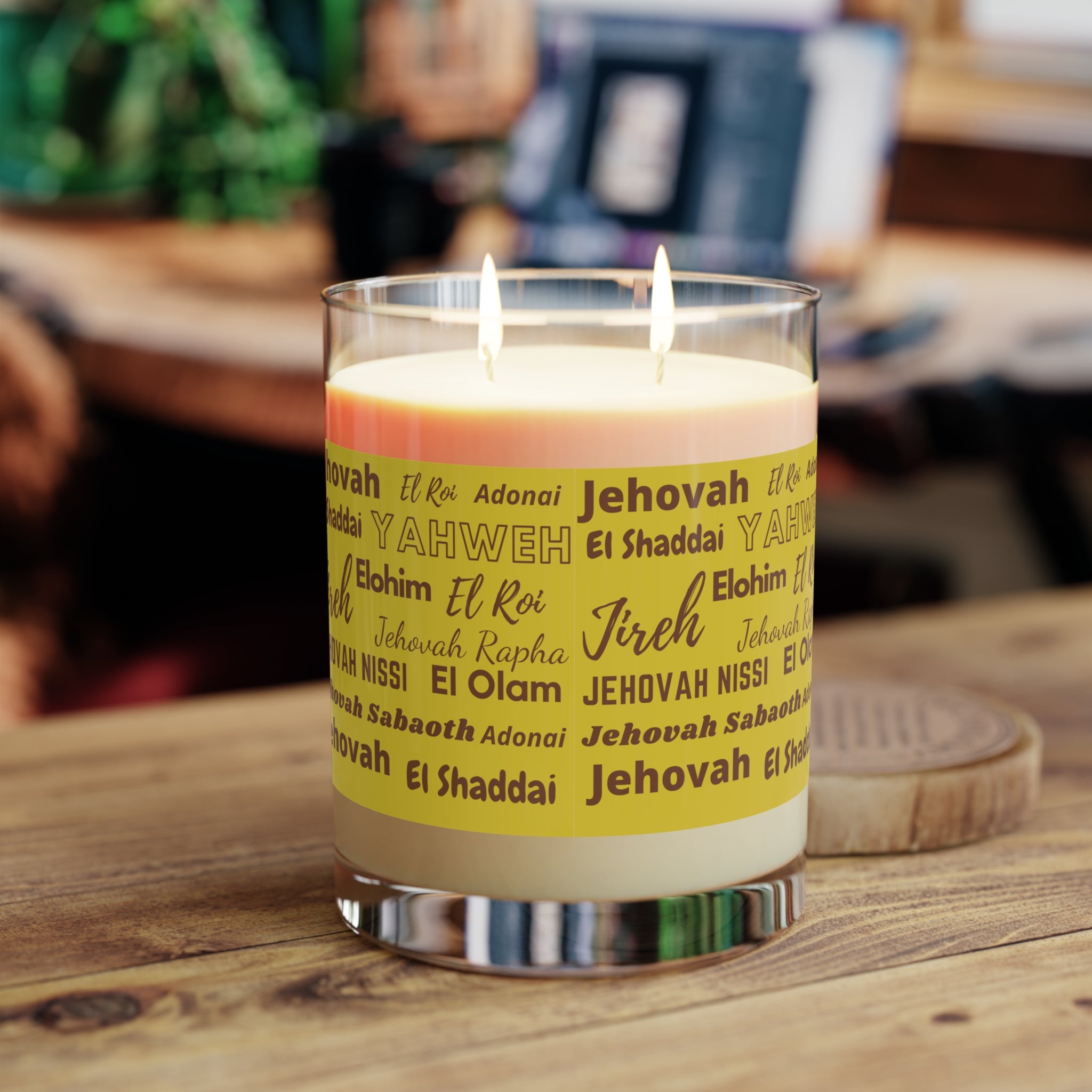 Luxurious & Aromatic Scented Candle - Brown