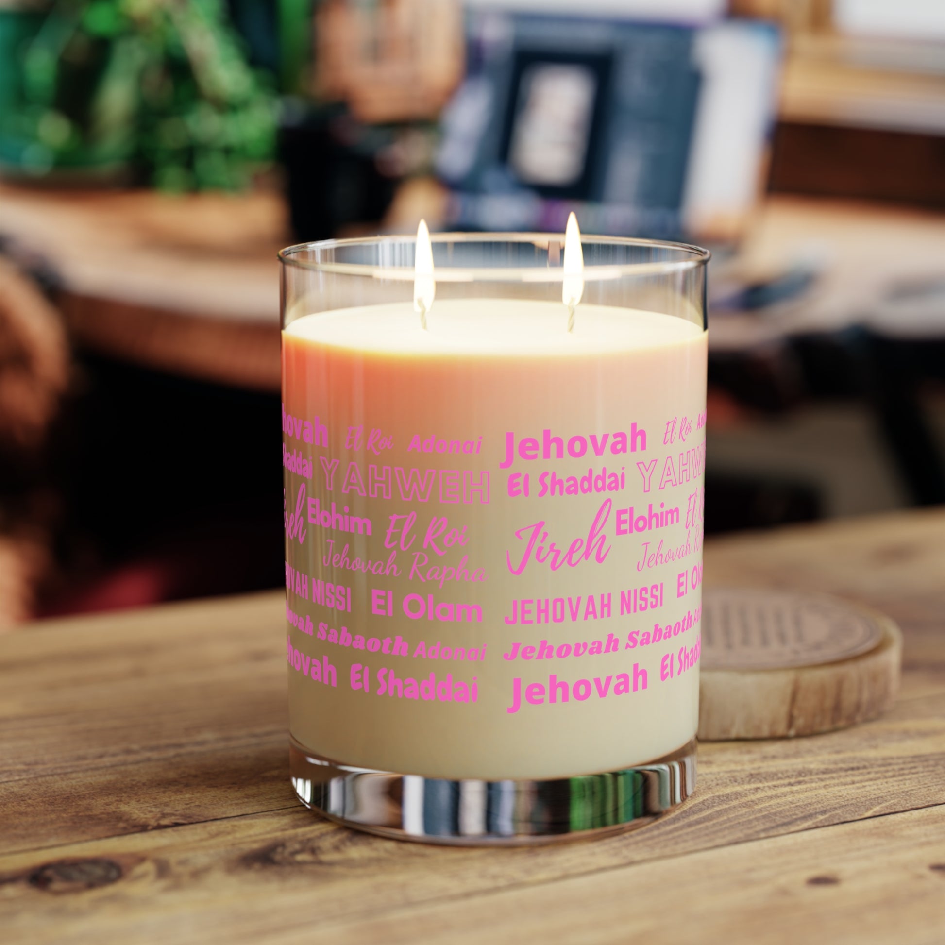 Luxurious & Aromatic Scented Candle - Pink