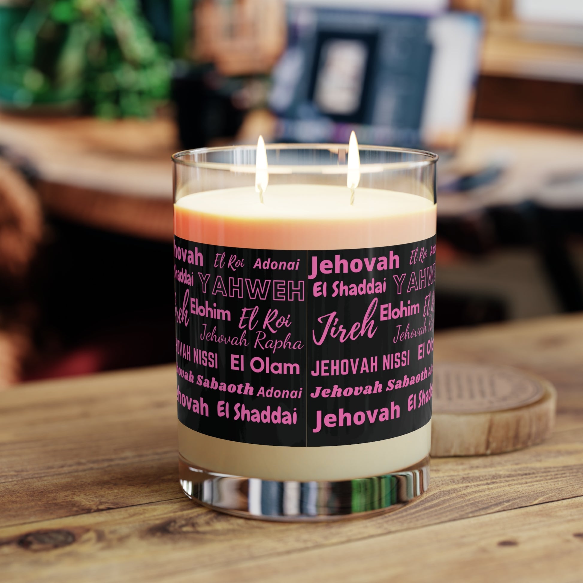 Luxurious & Aromatic Scented Candle - Black & Pink